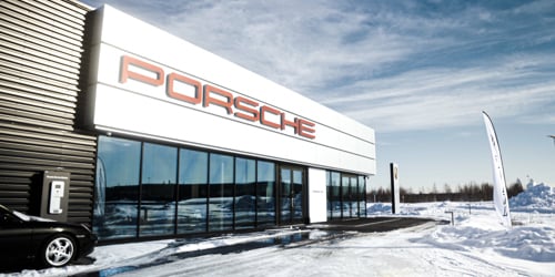 Utsiden av Porsche Center Gardermoen
