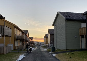 gate med hus på sidene fra Tiller hageby