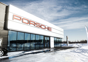 Utsiden av Porsche Center Gardermoen